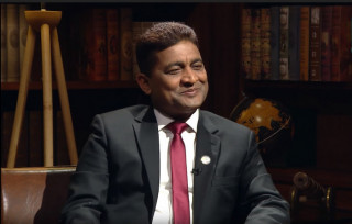 कांग्रेस सहमहामन्त्रीलाई पराजित गर्दै धनुषा -४ मा एमाले सचिव रघुवीर महासेठ विजयी, को हुन् महासेठ?