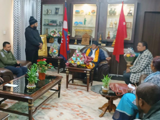 मधेसका नेताहरुले प्रचण्डलाई निवासमै पुगेर दिए बधाई, मातृका र नारायणकाजीबारे पोखे यस्तो गुनासो !