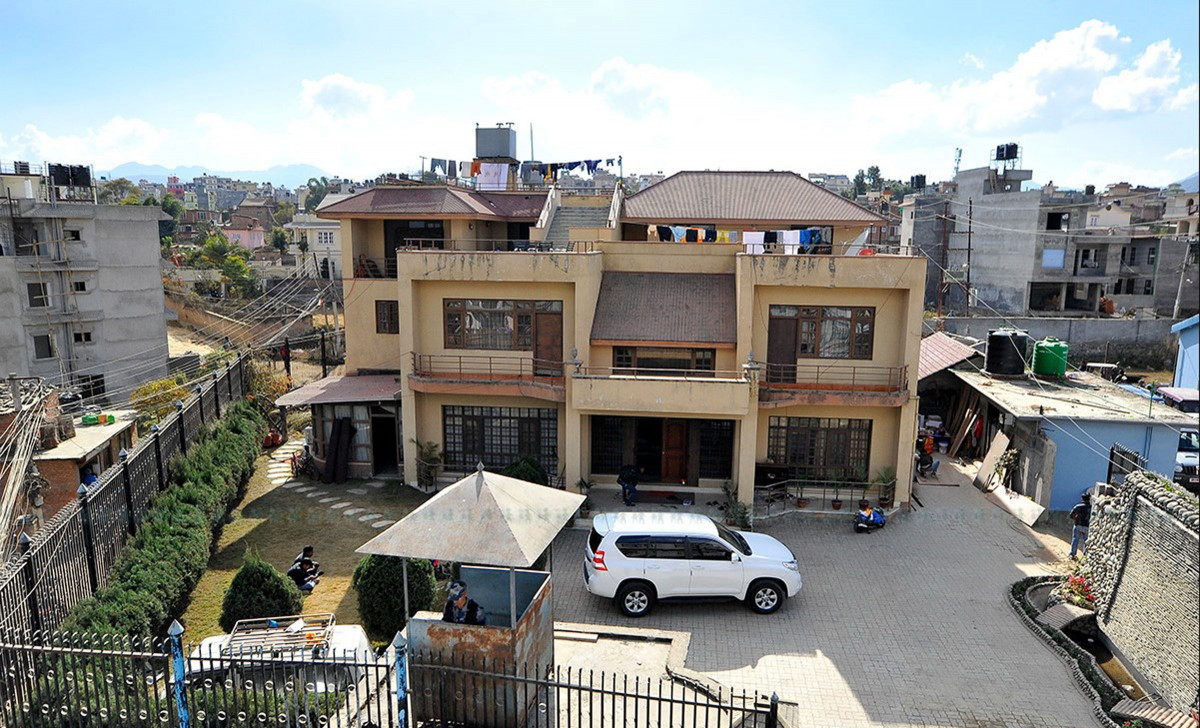 समानुपातिक सांसद बनाइदिनू भन्दै प्रचण्ड निवासमा घुइँचो, सूची सच्याउन दिए यस्तो दबाब