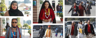 जातीय पोशाक र दौरा सुरुवालमा ठाँटिदै संसद् भवन पुगे नवनिर्वाचित सांसदहरू