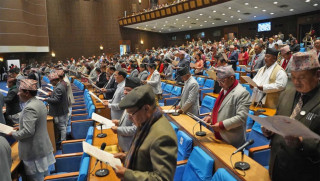 फरार र निलम्बित सांसदले पनि लिए शपथ