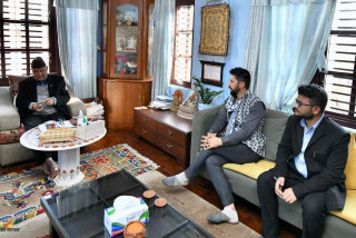 ओली भेट्न बालकोट पुगे रवि लामिछाने, के-के भयो कुराकानी?