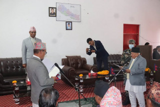 कर्णाली प्रदेशसभा: एमालेका जेष्ठ सदस्य शाहले लिए शपथ