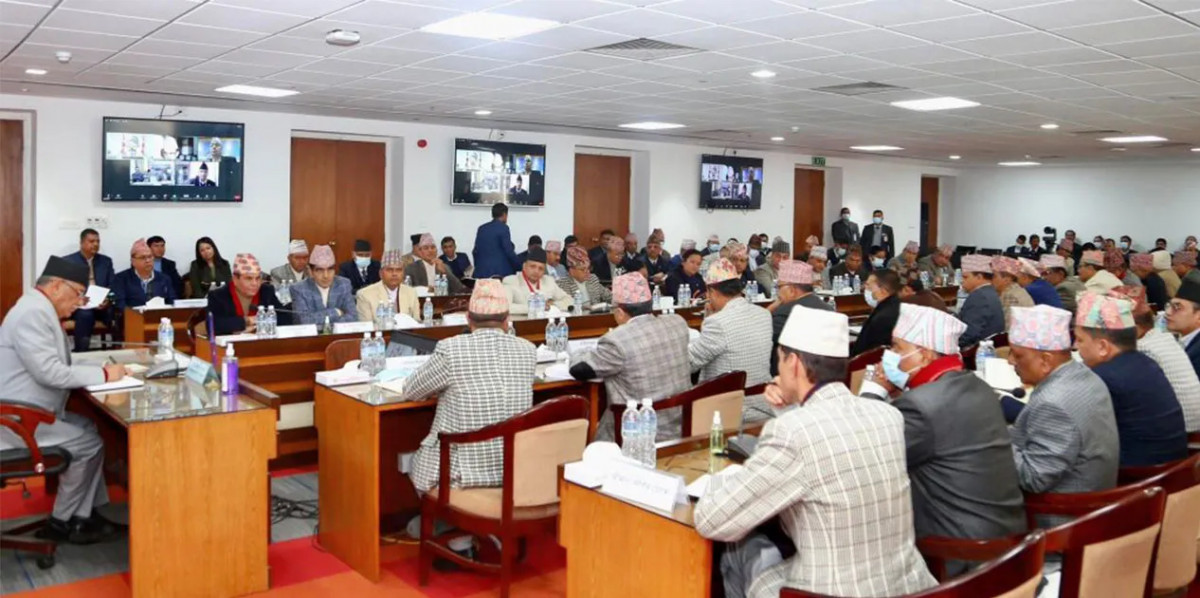 प्रधानमन्त्री प्रचण्डले दिए सचिवहरुलाई ३० बुँदे निर्देशन (पूर्णपाठसहित)