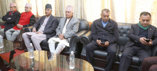 कांग्रेस केन्द्रीय कार्यसम्पादन समिति बैठक जारी