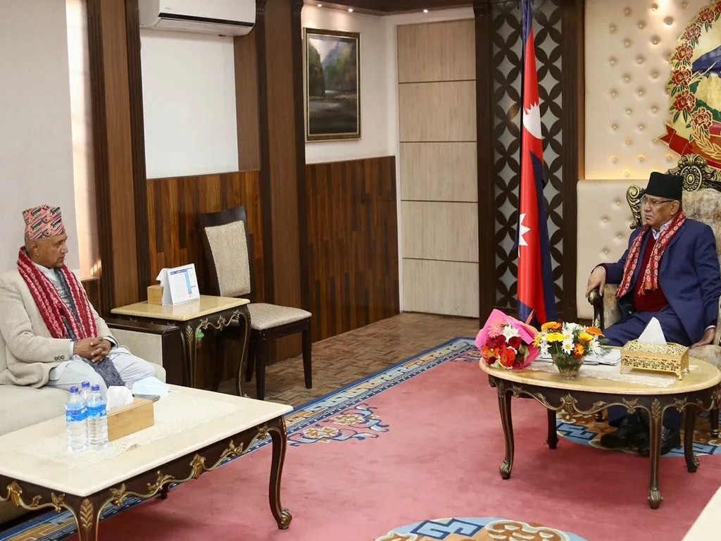 प्रधानमन्त्री प्रचण्ड र गण्डकीका मुख्यमन्त्री अधिकारीबीच भेटवार्ता, के भयो कुराकानी ?