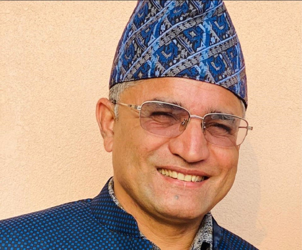 कोशीमा बहुमतको नयाँ सरकार गठनका लागि सभामुख बाबुराम  गौतमले राजीनामा दिँदै