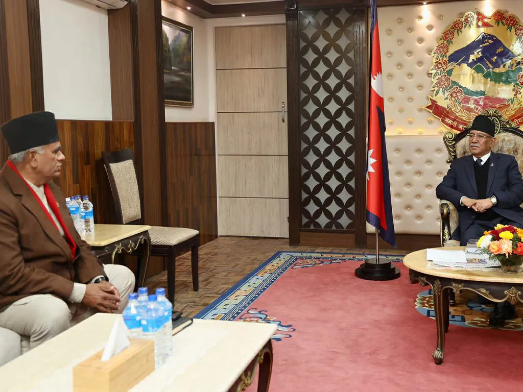 प्रधानमन्त्री प्रचण्ड र सुदूरपश्चिमका मुख्यमन्त्री रावलबीच भेटवार्ता, के भयो कुराकानी ?