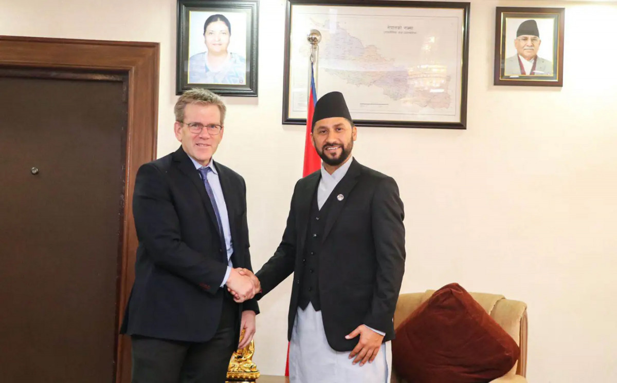 गृहमन्त्री लामिछानेसँग अमेरिकी राजदूतको भेटवार्ता