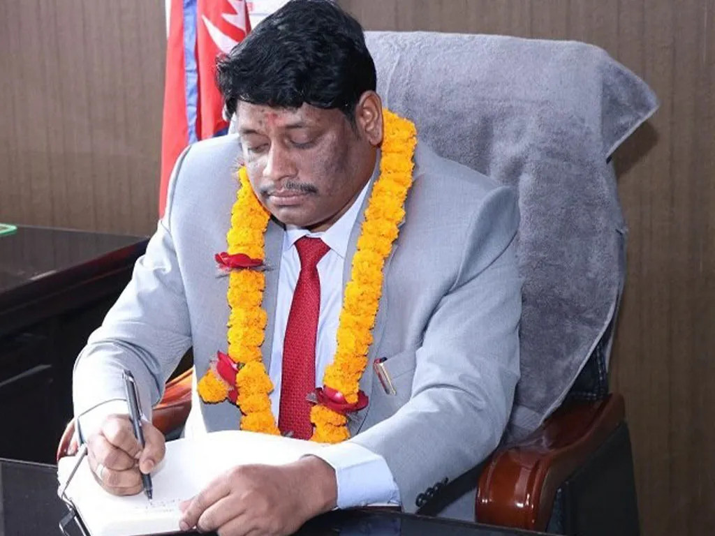 खानेपानी मन्त्रीद्वारा पदभार ग्रहण, कर्मचारीलाई दिए यस्तो निर्देशन