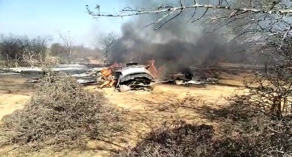 भारतमा उडिरहेका दुई लडाकु विमान ठोक्किएर खसे पछि....