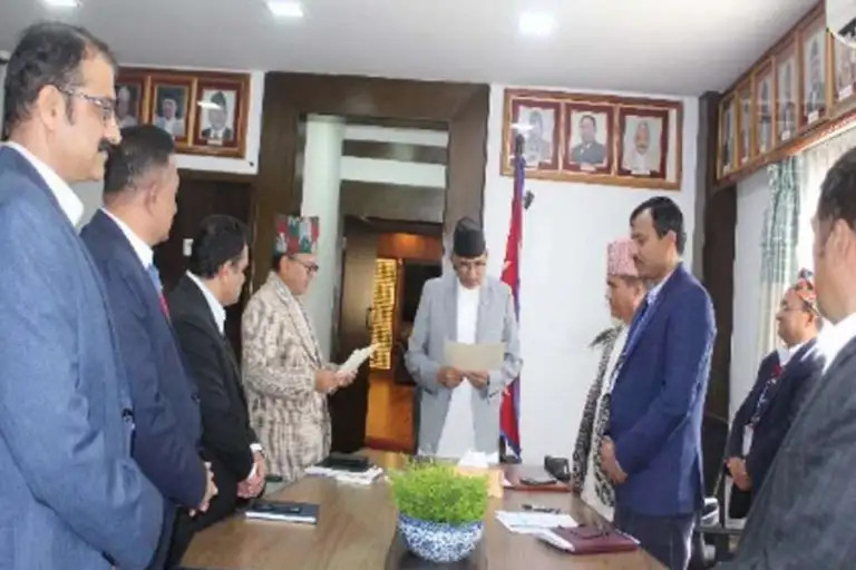 कर्मचारी सञ्चय कोषका अध्यक्ष घिमिरेले लिए सपथ