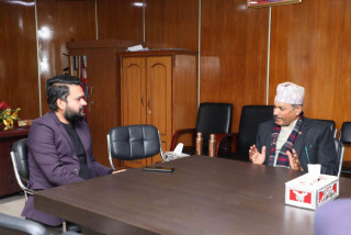 राष्ट्र बैंकका गभर्नर र बालेन्द्र साहबीच भेटवार्ता, वित्तीय संस्थाहरु नियमन गर्नेबारे छलफल