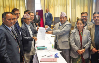राष्ट्रियसभा उपाध्यक्षमा उर्मिला अर्यालको उम्मेदवारी दर्ता, प्रस्तावकमा को-को ?
