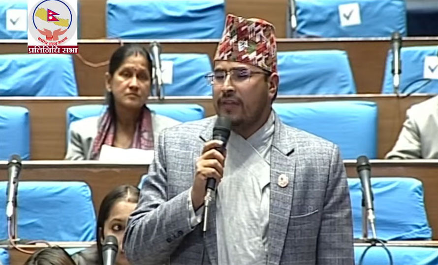 ज्ञानेन्द्र शाहीको प्रश्न: सरकारले मतपत्र छाप्न सक्छ, किताब छाप्न किन सक्दैन ?