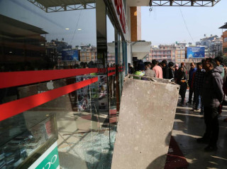 आन्दोलनको नाममा लुटपाट: ८ करोड भन्दा बढी लुटपाट भएको मोबाइल व्यवसायीको दाबी