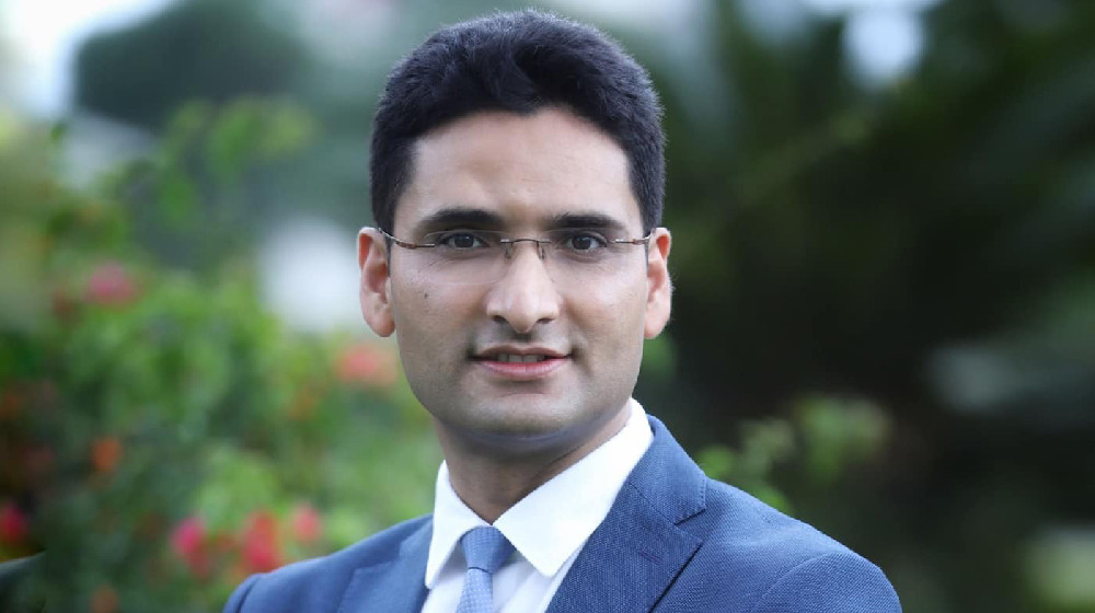 प्रधानमन्त्रीको परराष्ट्र सल्लाहकारमा रुपक सापकोटा नियुक्त