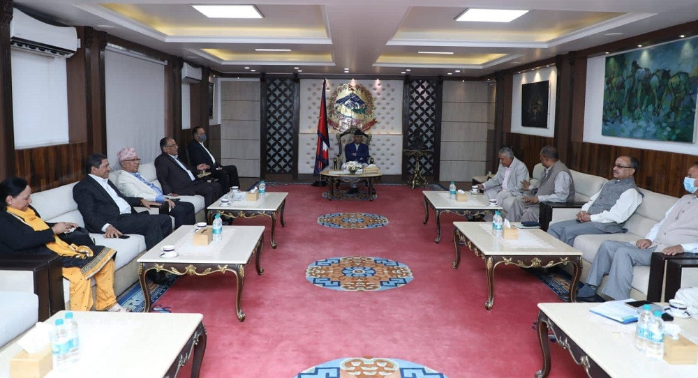 बालुवाटारमा पुरानो गठबन्धनको बैठक जारी, काे–काे छन् सहभागी ?