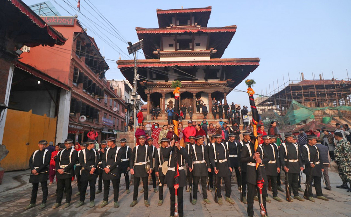 बसन्तपुरमा ठड्याइयो चीर, सुरु भयो होली