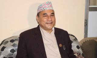 सुदूरपश्चिममा मुख्यमन्त्री शाहलाई बहुमत पुर्‍याउँनै धौधौँ, नाउपाको डबल ह्वीप