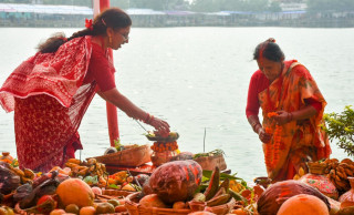आज चैती छठ पर्व मनाइँदै, अस्ताउँदो सूर्यलाई अर्घ दिइने