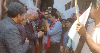 तनहुँ–१ मा एमालेबाट सर्वेन्द्र खनालले गरे मनोनयन दर्ता