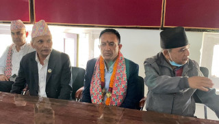 तनहुँ - १  कांग्रेसबाट गोविन्द भट्टराईले गरे मनोनयन दर्ता