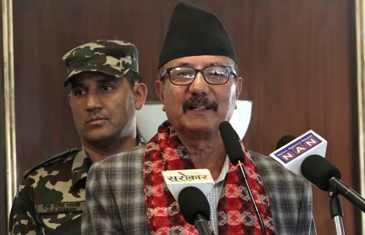 बैंकको ब्याजदर घटाइदिन प्रधानमन्त्रीलाई उद्योग मन्त्री रिजालले गरे यस्तो आग्रह