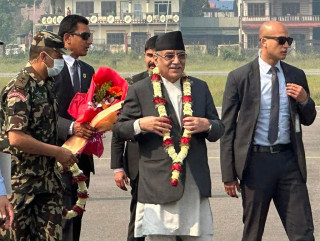 प्रधानमन्त्री सवार हेलिकप्टर विराटनगरमा आकस्मिक अवतरण