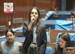 राप्रपा सांसद जैसवालले हिन्दु राष्ट्र माग्दै वाचन गरिन् प्रतिनिधि सभामा गायत्री मन्त्र