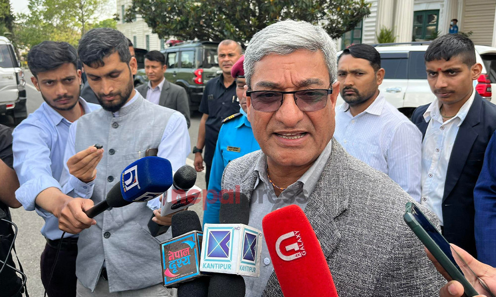 प्रचण्ड-देउवा र ओलीबीचको सिंहदरबार भेटमा यस्तो भयो कुराकानी