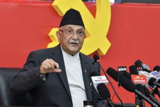 गठबन्धनलाई ओलीको जवाफ: चुनौती स्वीकार छ, ठाउँ तोकेर बोलाए हुन्छ