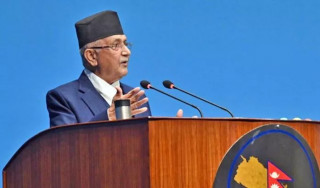 ओली बोल्दाबोल्दै बालिकाले माइक खोसेपछि..