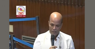 सांसद सिंहको प्रश्न : रवि लामिछानेको मुद्दा एकैदिनमा फैसला हुने, अन्य मुद्दामा वर्षौ लाग्ने ?