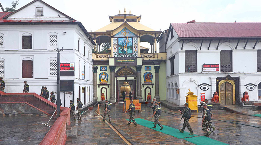 पशुपतिमा पुगेर  सुरक्षा घेराभित्र जलहरी छानबिन गर्दै अख्तियारको टोली, आज साँझ जोखिने