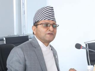 संसद् छलेर मन्त्रीहरु बाहिर रमाउनु राम्रो होइन : अध्यक्ष गणेशप्रसाद तिमिल्सिना