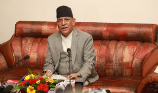 जसपा संसदीय दलको बैठकमै पुगे प्रधानमन्त्री 