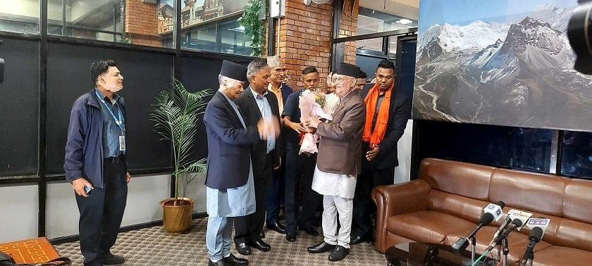 नेपाल आउने बित्तिकै ओलीले उठाए गृहमन्त्री श्रेष्ठमाथि प्रश्न