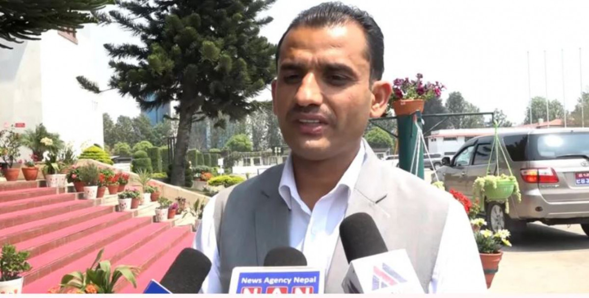 गोपनियता भंग हुने भएकाले बैठक लाइभ गरिएनः माधव सापकोटा