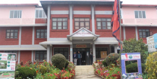 तुलसीपुर उपमहानगरपालिकाले पत्रकारलाई बाँड्यो तेल, अध्यक्ष विपुल पोखरेलले लिए २५ लिटर (सूचीसहित)