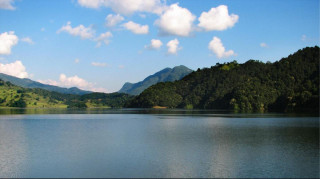 बेगनास तालको सार्वजनिक जमिनमा होटल र रेस्टुरेन्ट