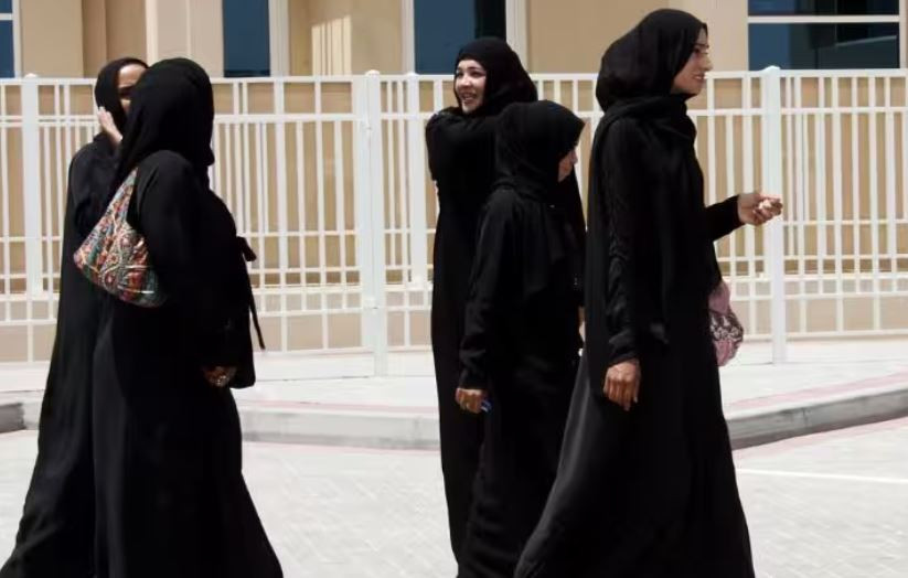 फ्रान्समा विद्यार्थीलाई पूरै शरीर ढाक्ने परम्परागत लुगा लगाउन रोक