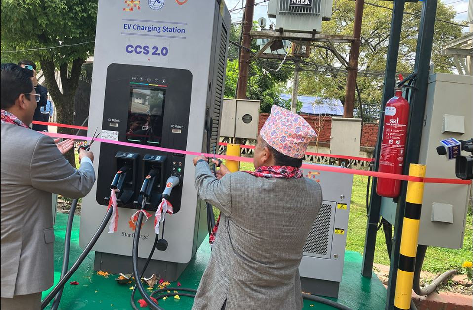 एकै पटक ५१ वटा विद्युतीय फाष्ट चार्जिङ स्टेसन उद्घाटन