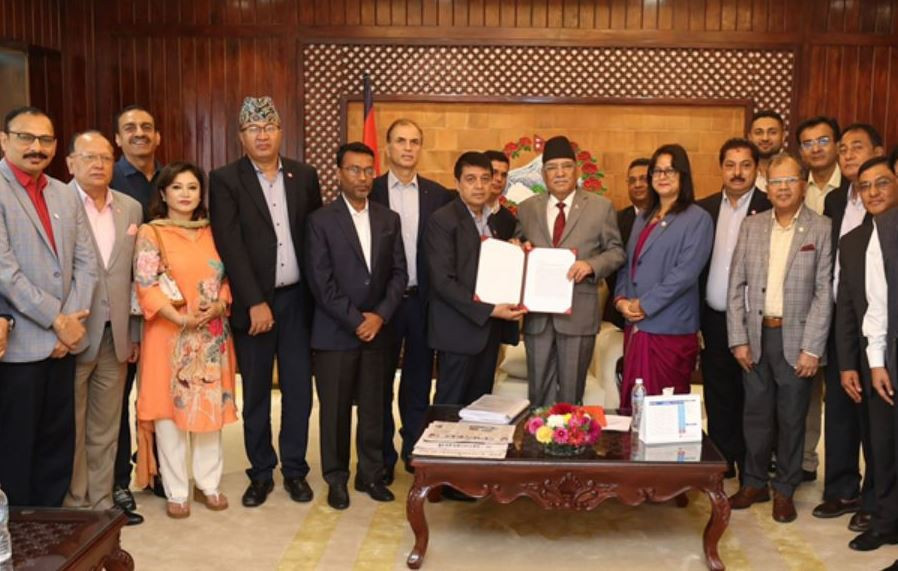 अध्ययन नसकिएसम्म उद्योगीहरुको विद्युत् आपूर्ति नरोक्न प्रधानमन्त्रीको निर्देशन