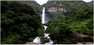 आहा ! मनै लोभ्याउने फुङफुङ्गे झरना