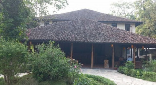 निकुञ्जभित्रका होटलको झल्को दिने गरी सौराहामा खुल्यो बनबास रिसोर्ट