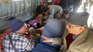 भूकम्प प्रभावितसँग प्रधानमन्त्री प्रचण्डका १८ घण्टा