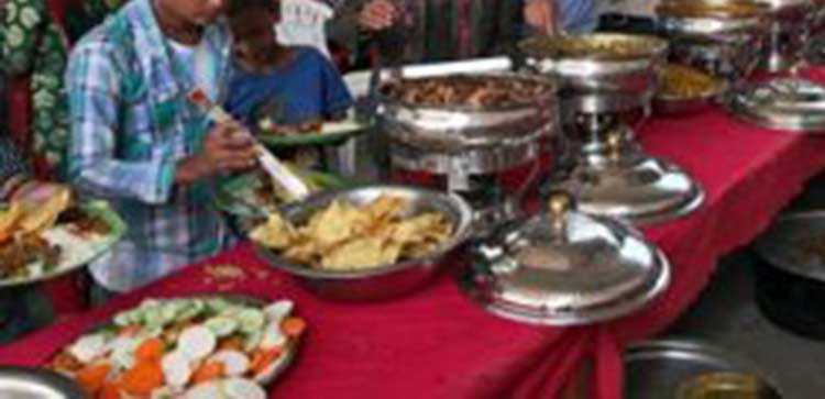 धार्मिक कार्यक्रममा खाना खाँदा ३०० जना बिरामी