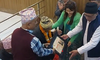 झापा दमकका १०७ वर्षीय धनन्जय घिमिरे ‘नगर पिता’ घोषित