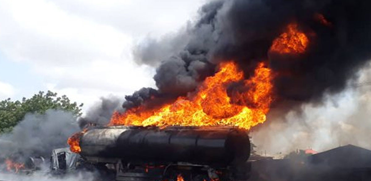 लाइबेरियामा इन्धन बोकेको ट्याङ्कर दुर्घटना, ४० भन्दा बढीको मृत्यु